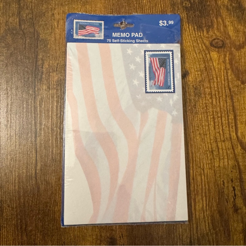 USPS Hallmark Honoring Veterans Self Sticking Memo Pad Sealed 2001